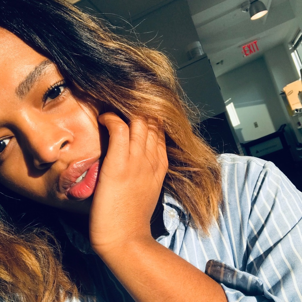 Meet your Posher, Simone